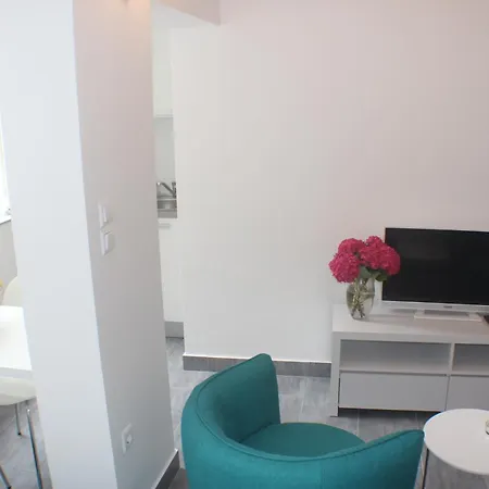 Apartments Tribunj * Tribalj