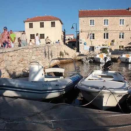 Apartments Tribunj * Tribunj (Sibenik-Knin)